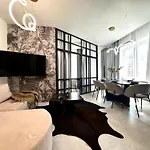 Lakowa Apartment ~ 1000M Main Square ~ Self Check-In 20H